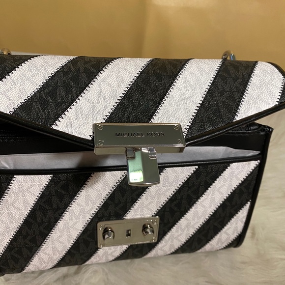 Michael Kors Flap Shoulder Bag in Black Multi - Picture 6 of 9
